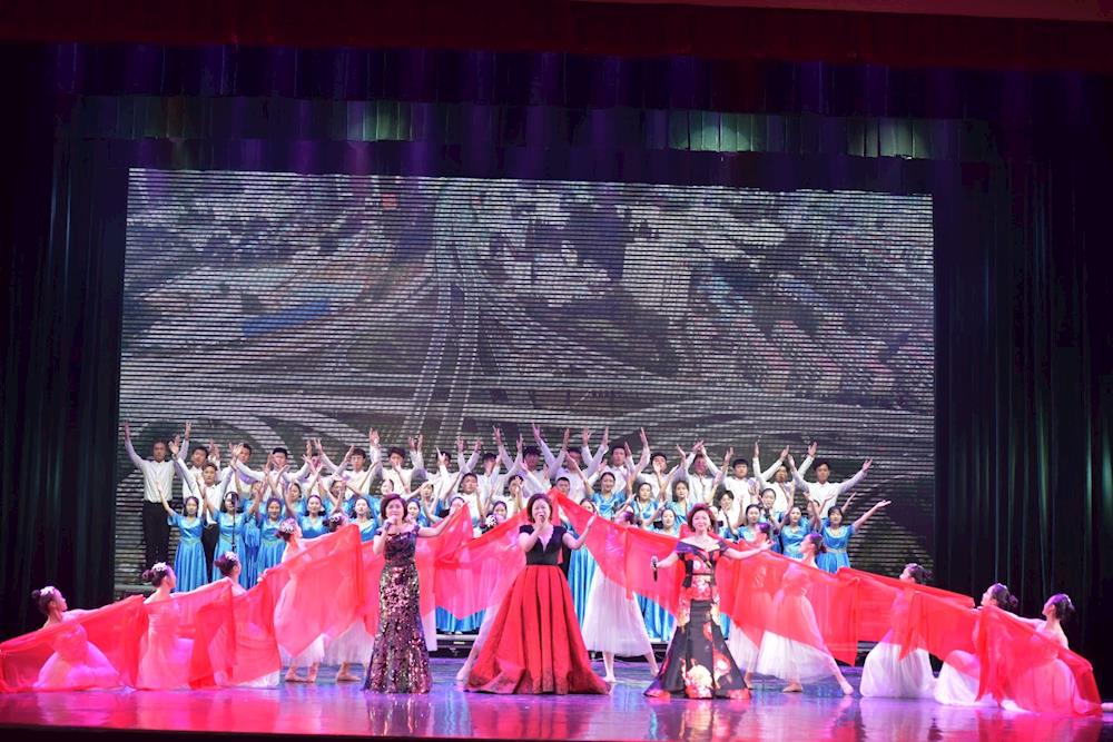 忘初心唱响新时代音乐教育学院成功举办庆祝新中国成立70周年综合晚会