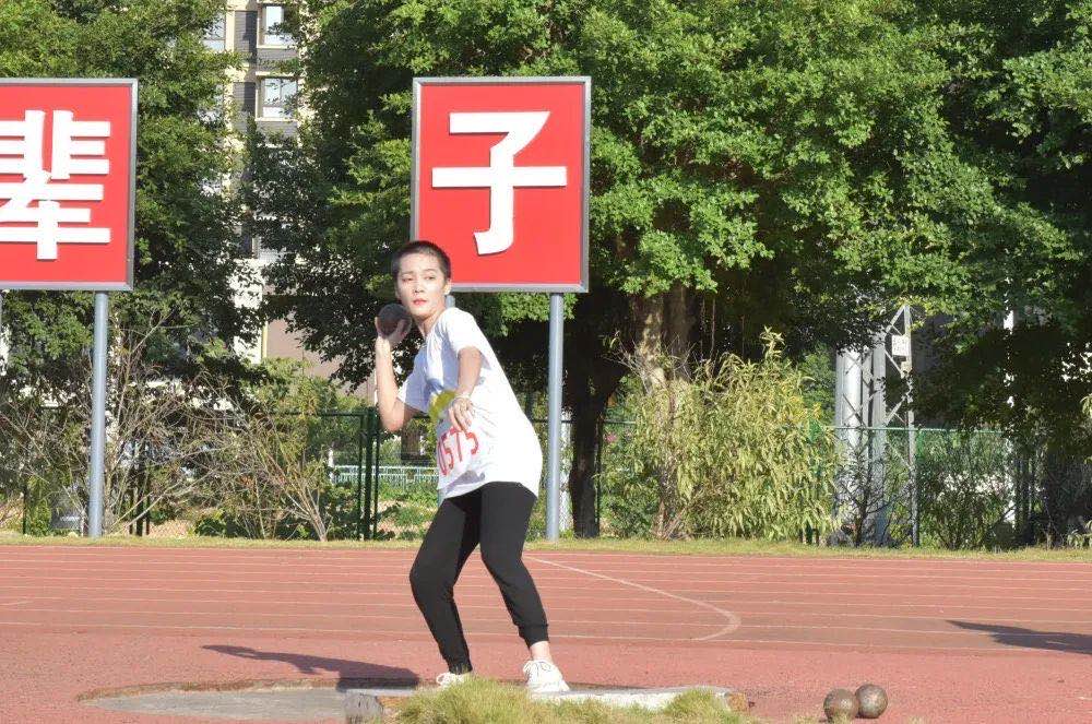 杨雨晨 林楚茹 职茵 陶源 周芷萱 张曦 张艺馨 杨诗涵 胡昊钰 王一卿