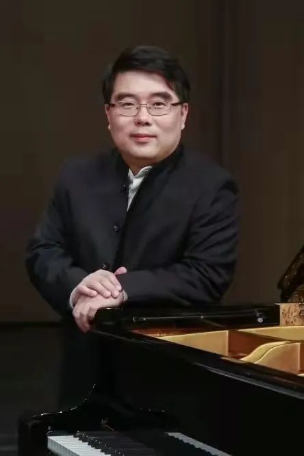 敏锐的洞察力,并有着无限潜力的中国钢琴家!