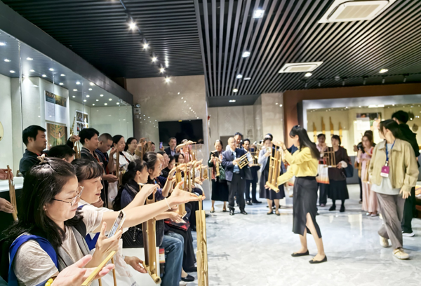 转载｜南宁晚报报道：“民间文化进校园”十年惠及师生数万人